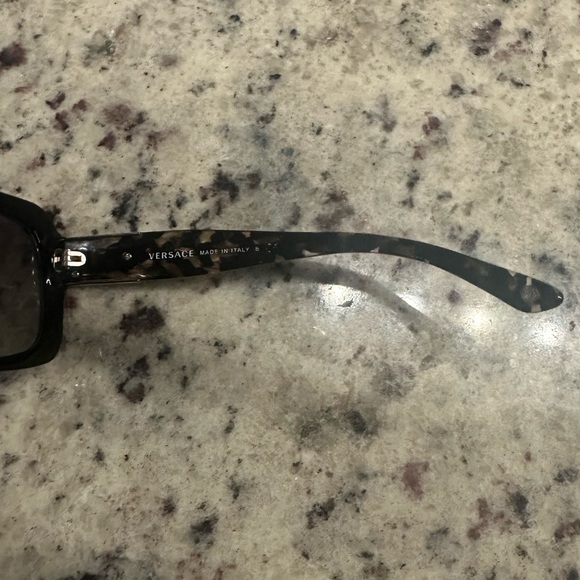 🖤RARE >>VERSACE<< Classic Signature Logo Sunglasses! - Picture 12 of 15